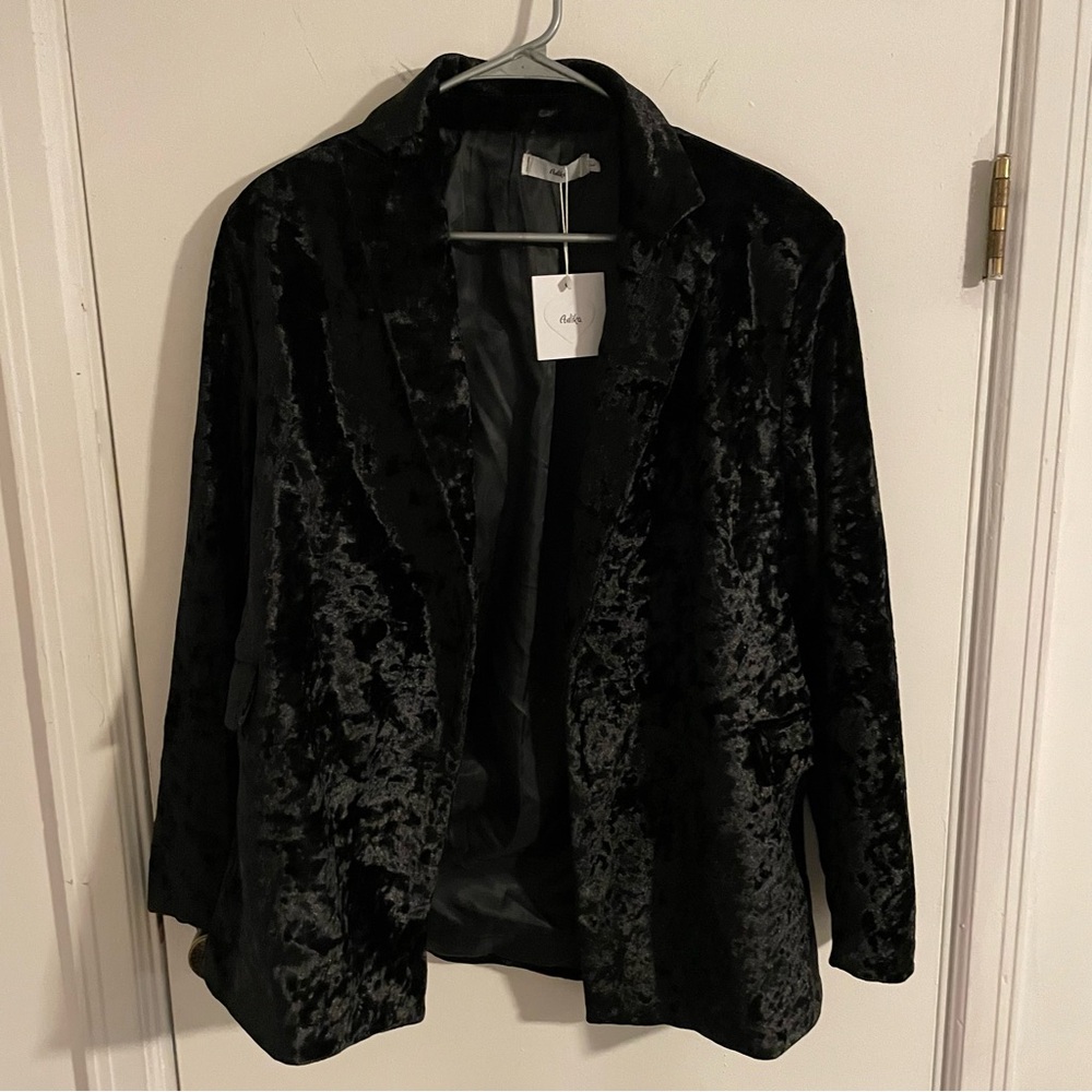 Elegant Black Crushed Velvet Women's Blazer Jacket